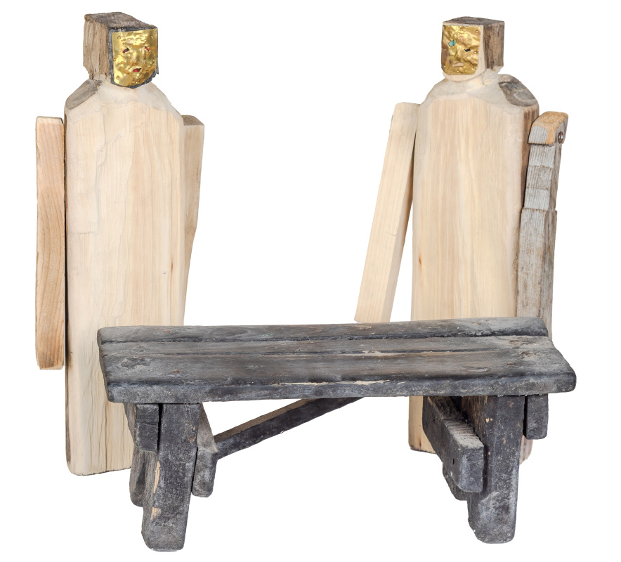 Помощники за столом